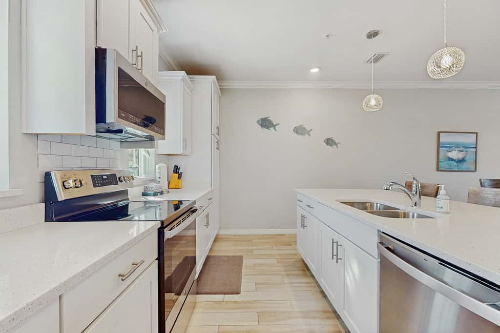 Airy townhouse with pool, hot tub, central AC, & washerdryer - dog-friendly
