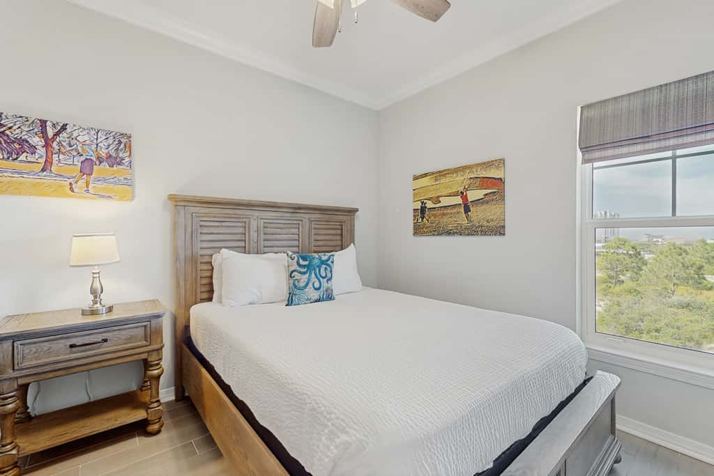 Airy townhouse with pool, hot tub, central AC, & washerdryer - dog-friendly