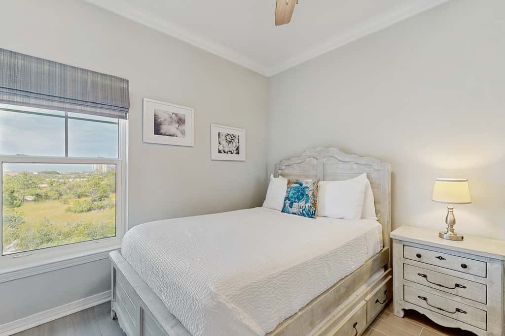 Airy townhouse with pool, hot tub, central AC, & washerdryer - dog-friendly