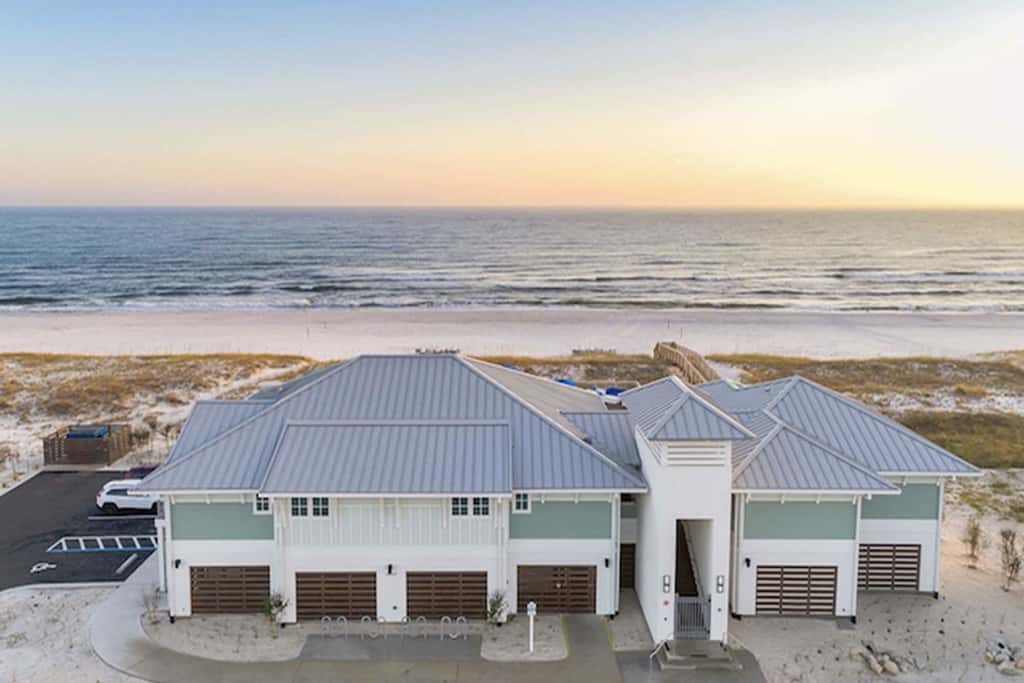 Airy townhouse with pool, hot tub, central AC, & washerdryer - dog-friendly