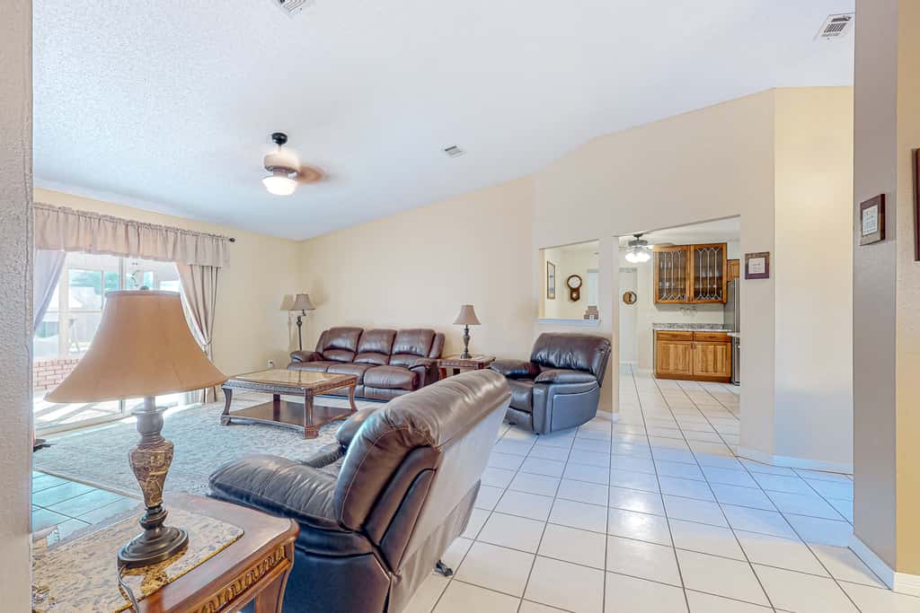 Inviting  dog-friendly home with pool, hot tub, enclosed yard, & WD
