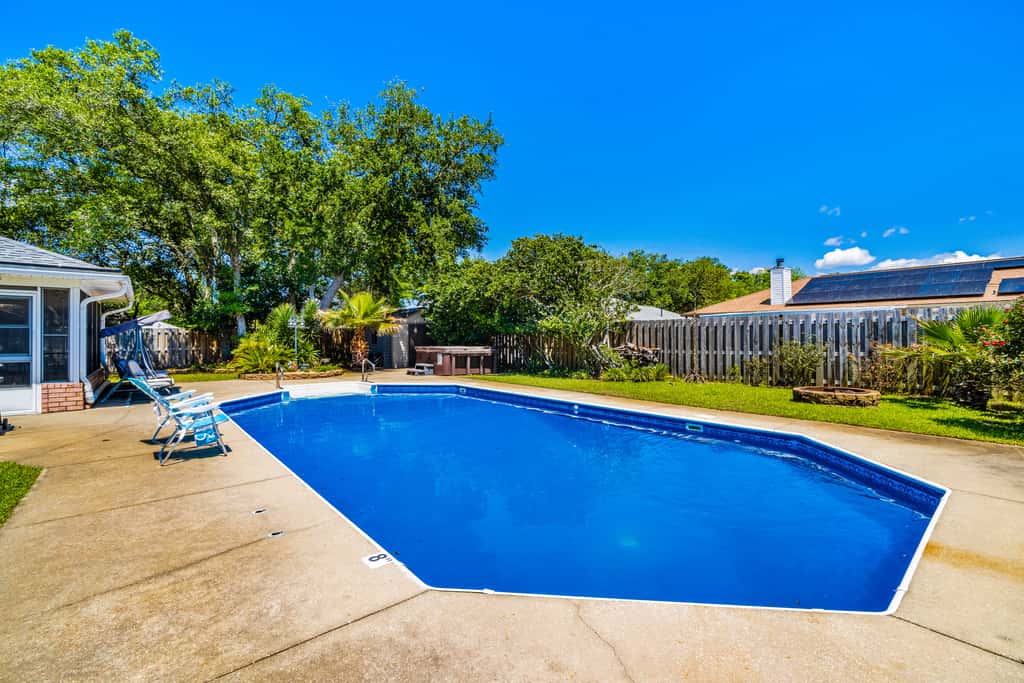 Inviting  dog-friendly home with pool, hot tub, enclosed yard, & WD