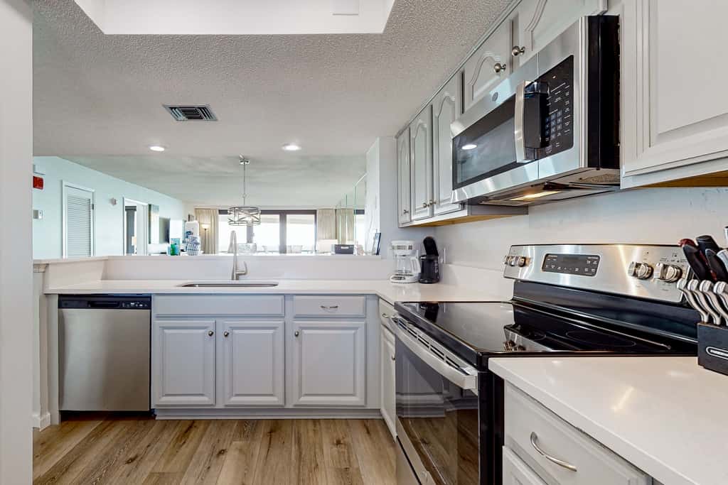 Gorgeious beachview condo with large balcony & shared pool