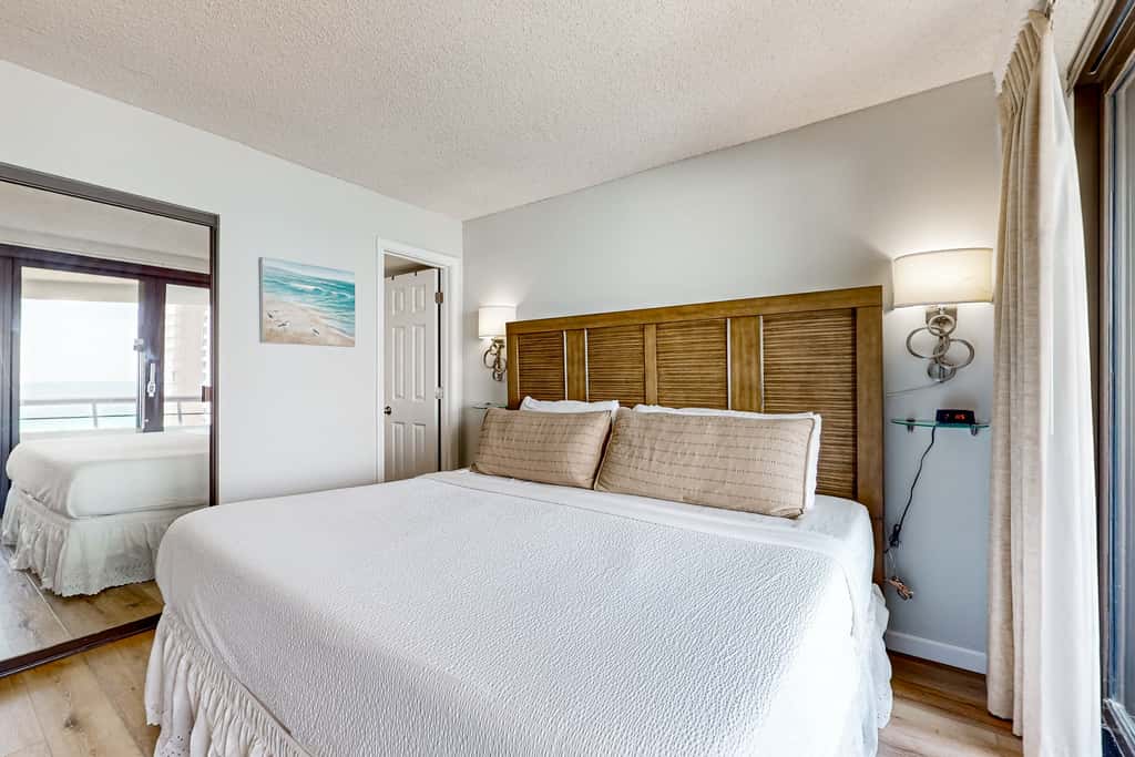 Gorgeious beachview condo with large balcony & shared pool