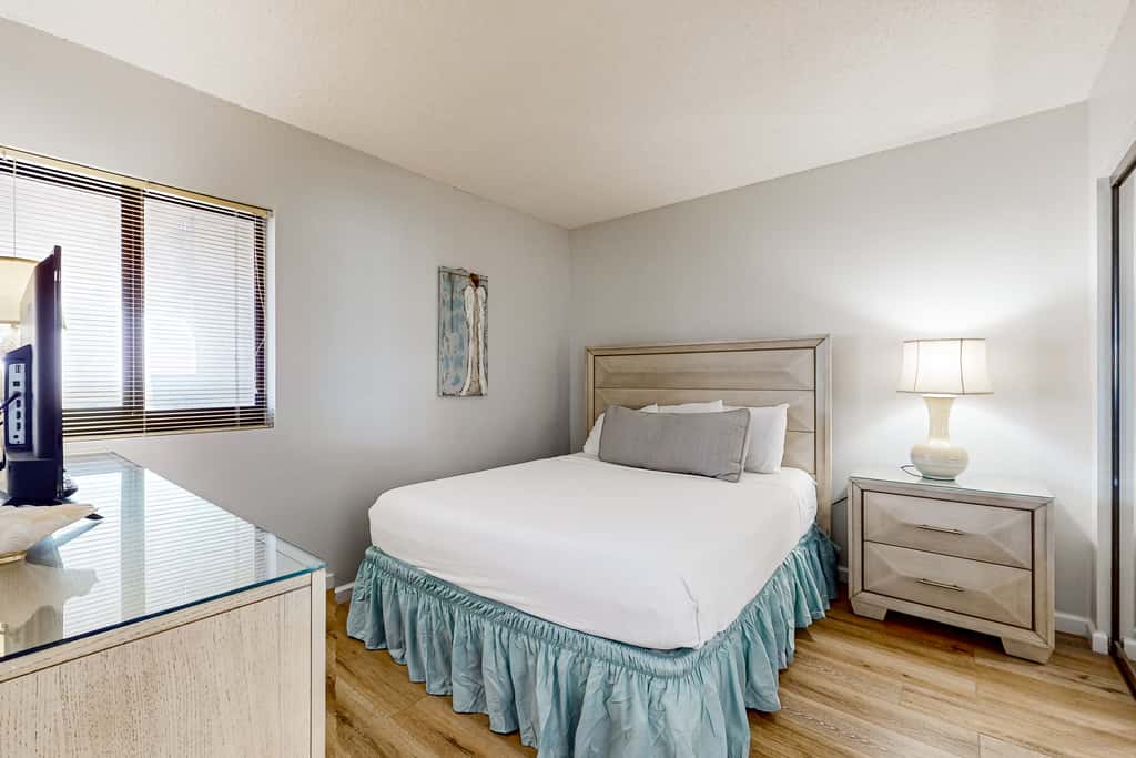 Gorgeious beachview condo with large balcony & shared pool