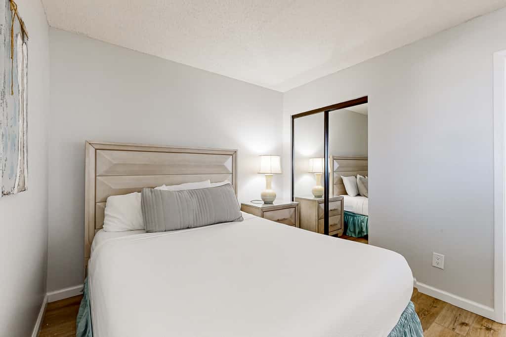 Gorgeious beachview condo with large balcony & shared pool
