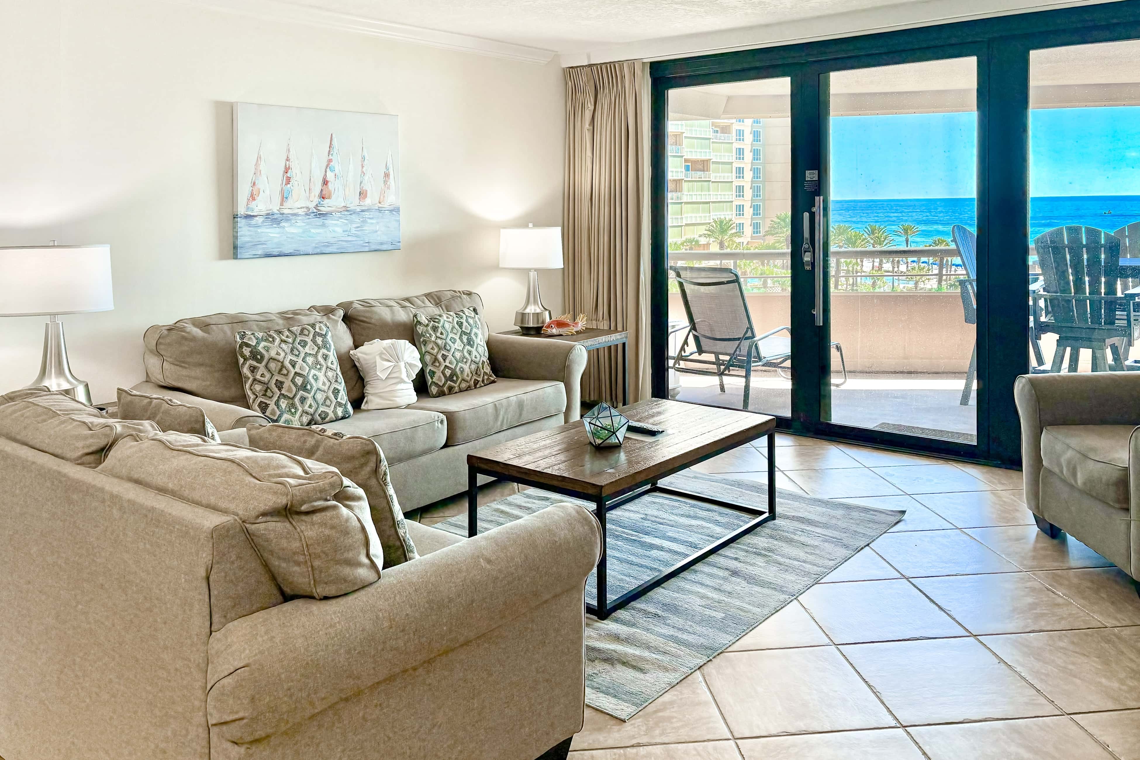 Gorgeous coastal condo with shared pool and easy beach access