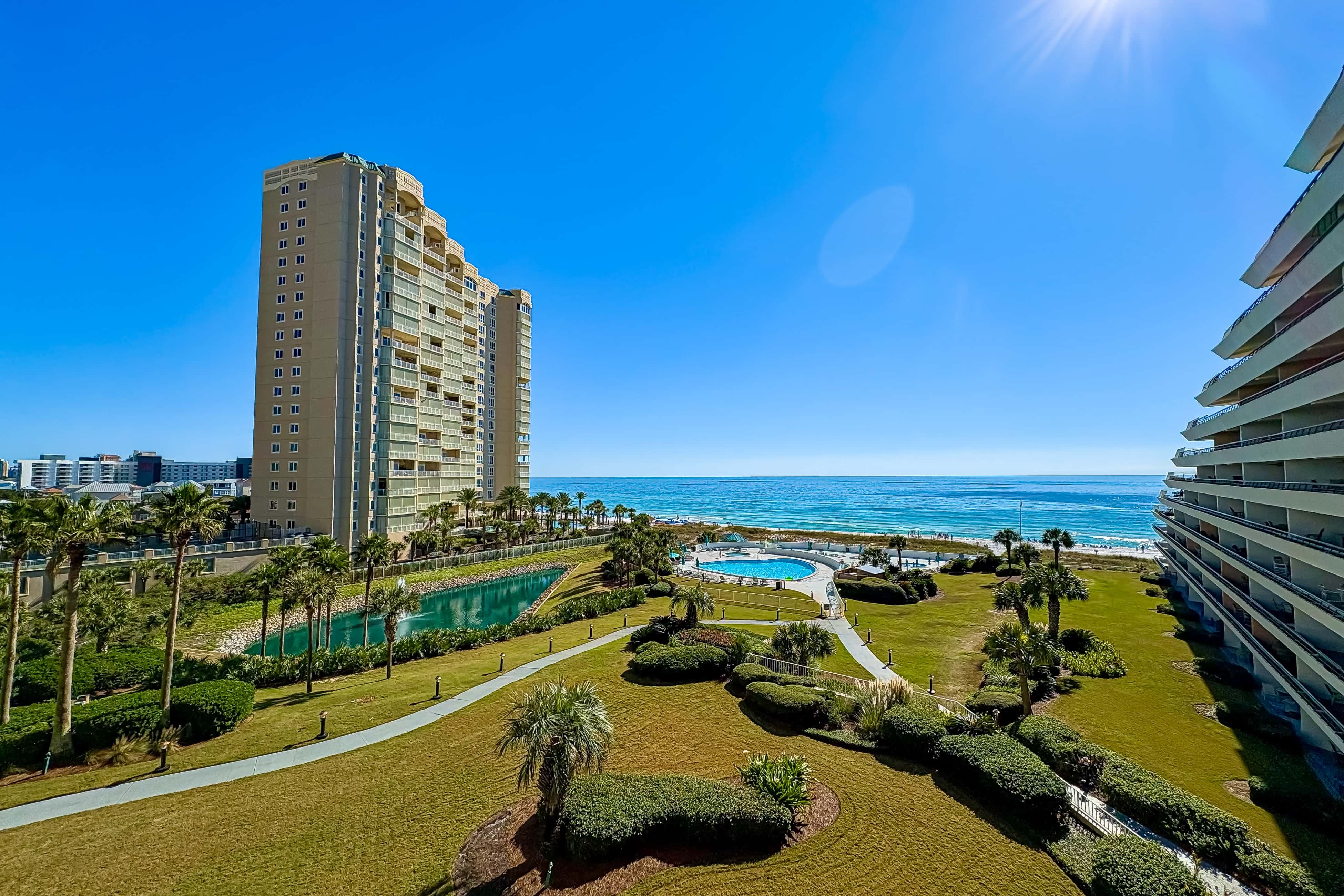 Gorgeous coastal condo with shared pool and easy beach access