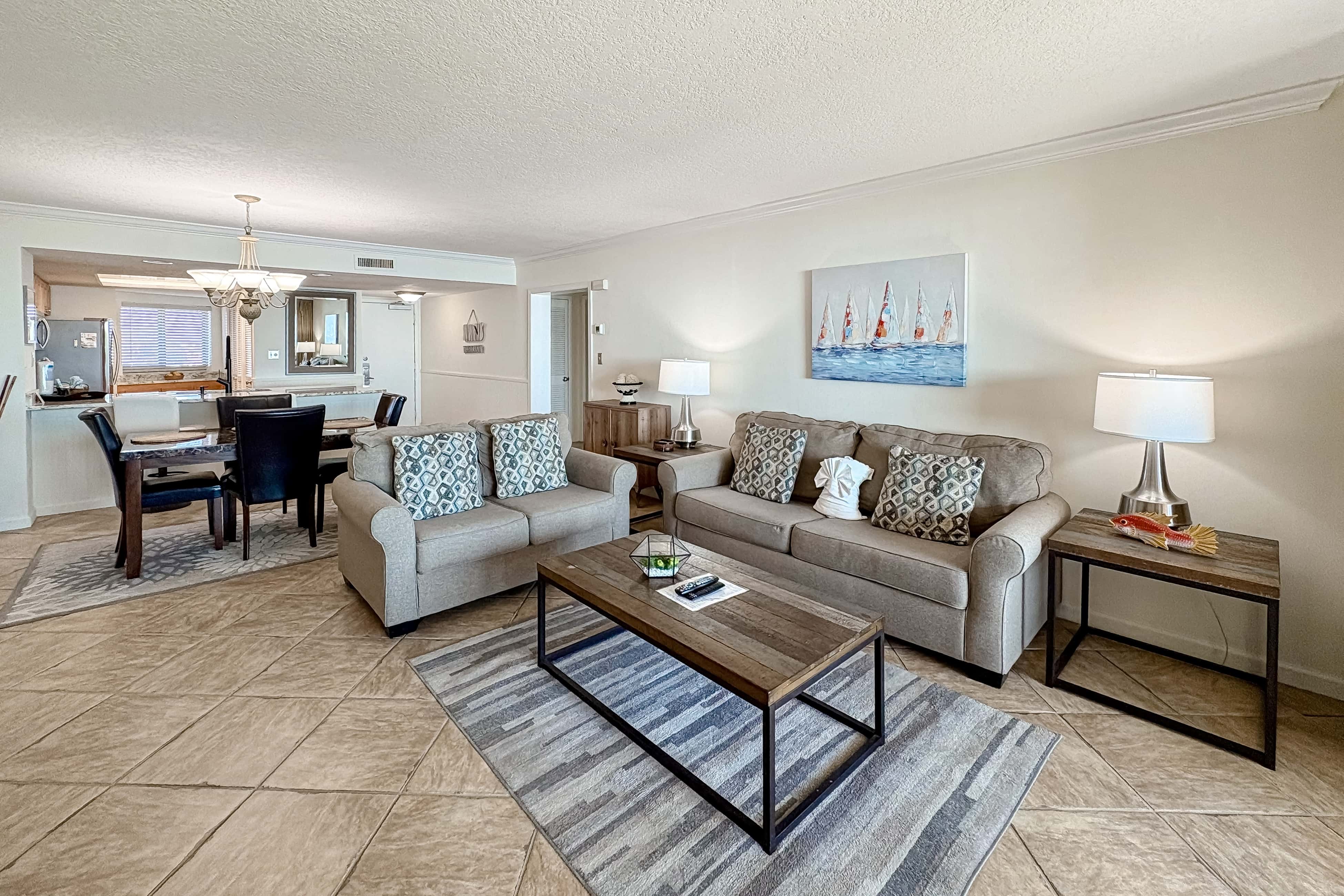 Gorgeous coastal condo with shared pool and easy beach access