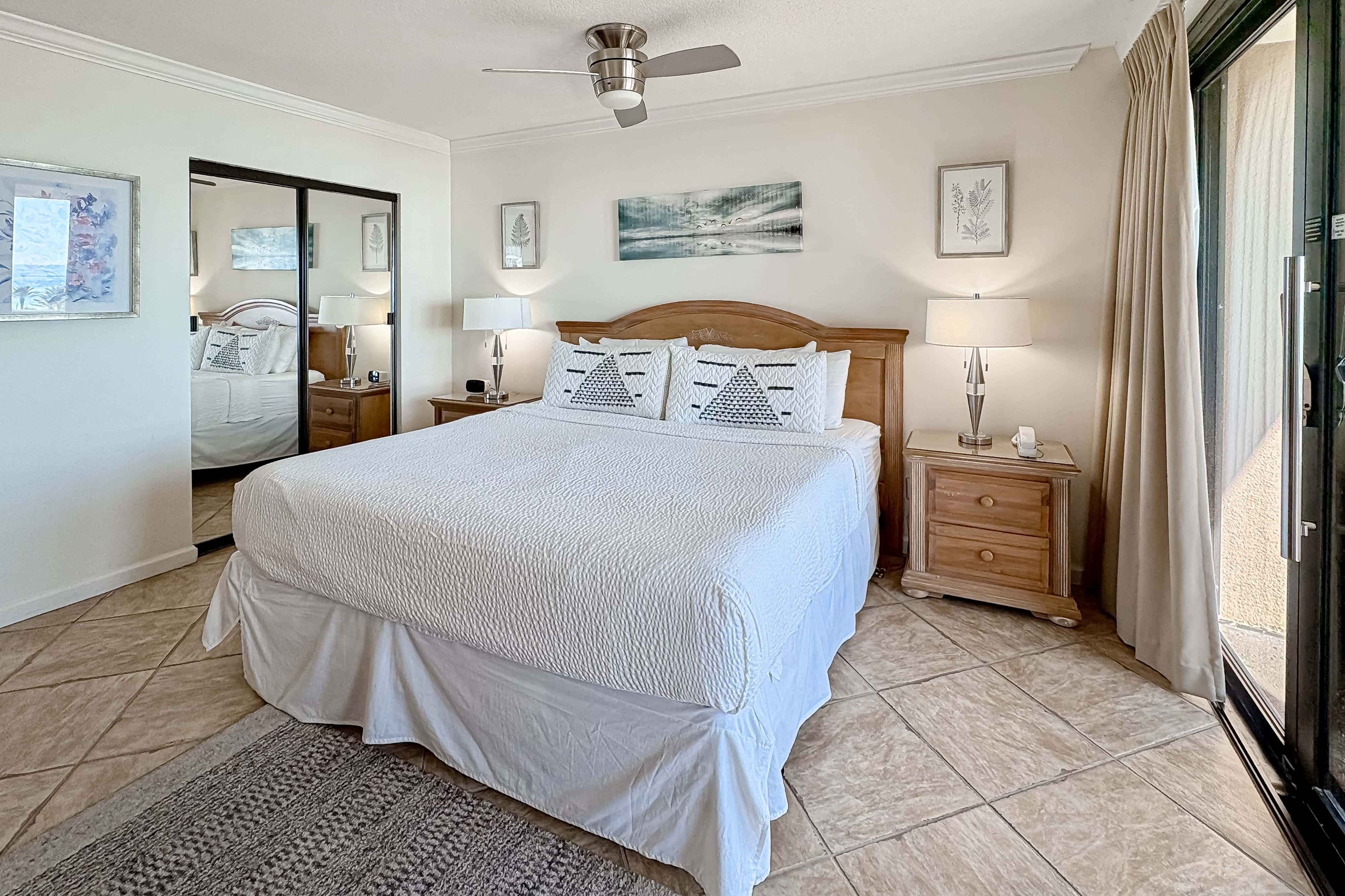 Gorgeous coastal condo with shared pool and easy beach access