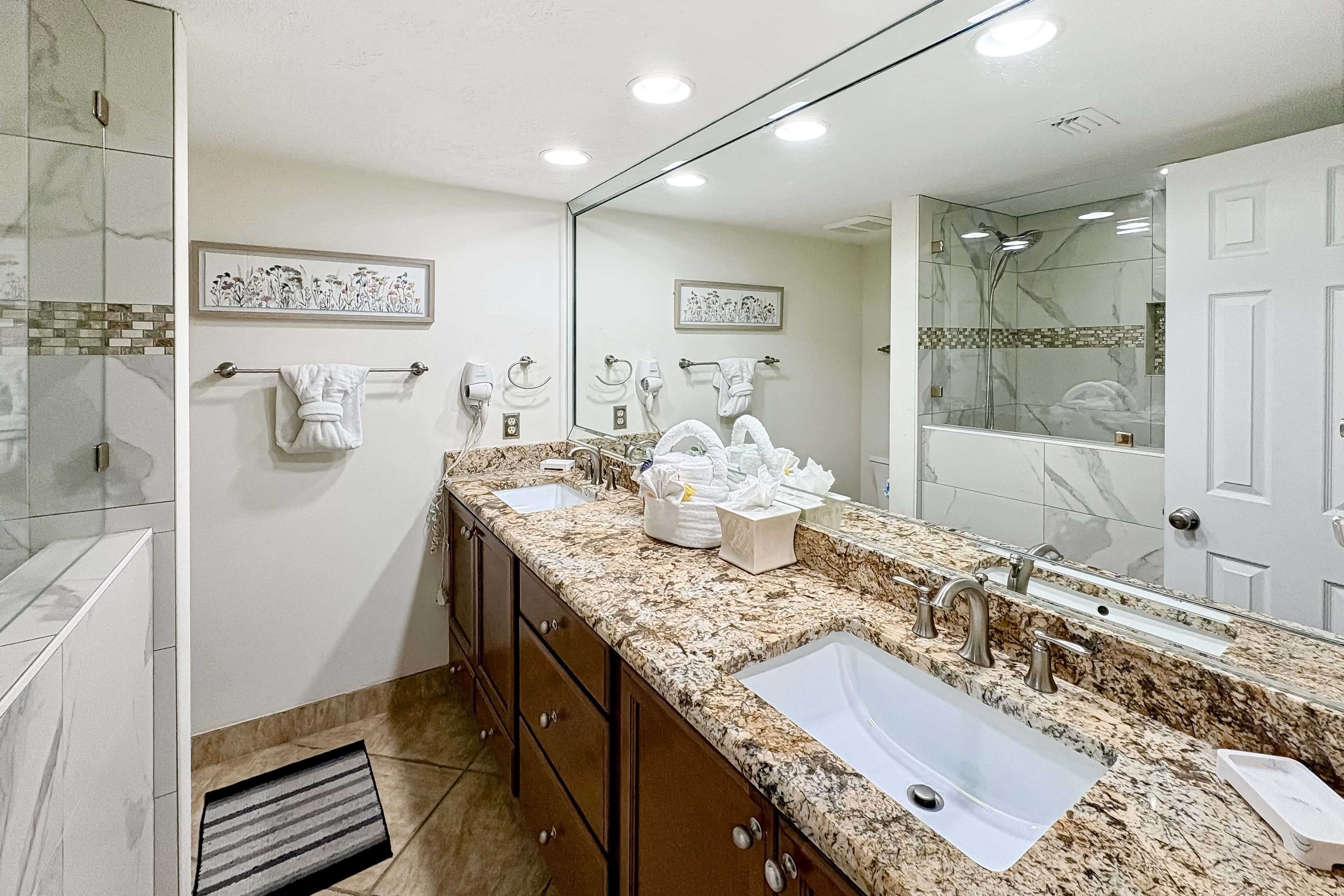 Gorgeous coastal condo with shared pool and easy beach access