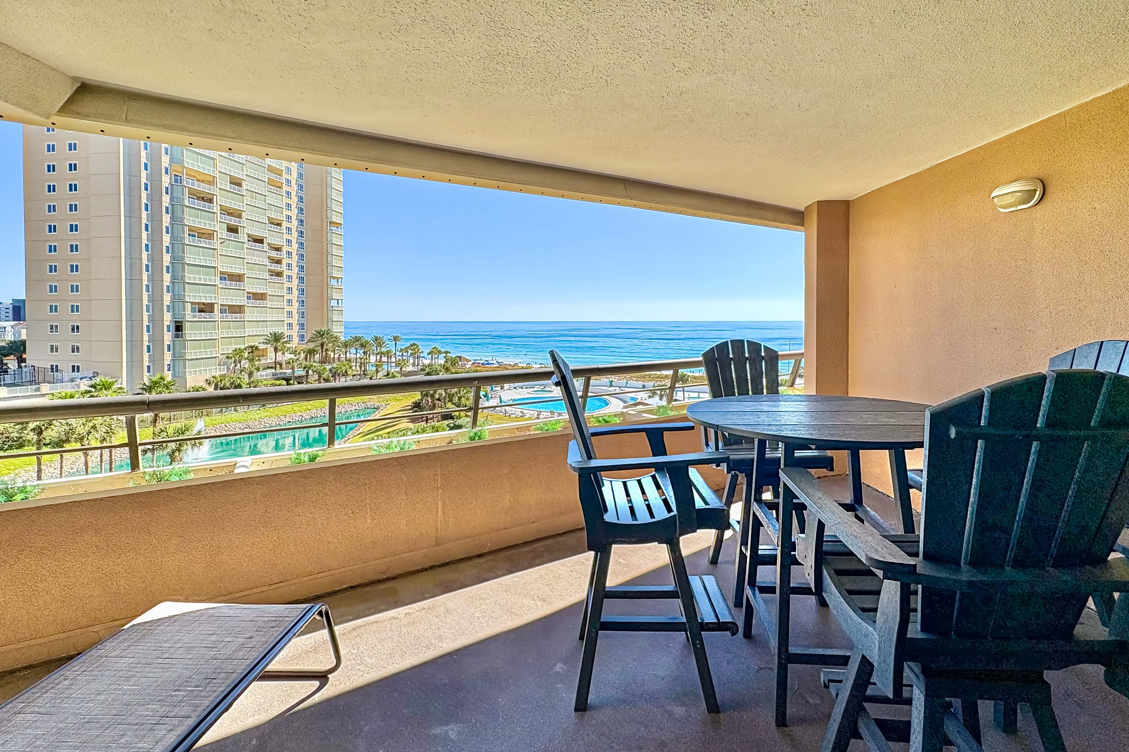 Gorgeous coastal condo with shared pool and easy beach access