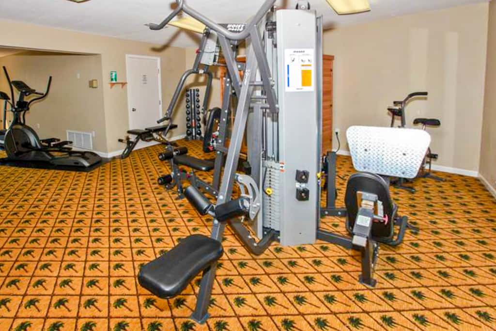 3rd Floor condo, 2 beach chairs included, Close to dining