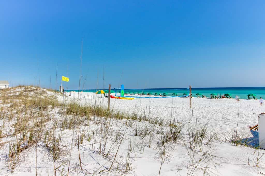 3rd Floor condo, 2 beach chairs included, Close to dining