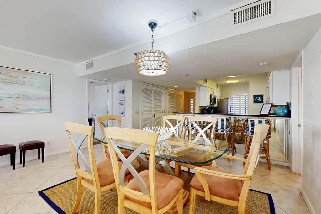 Beachfront condo with Gulf-view balcony & on-site pool,hot tub,tennis
