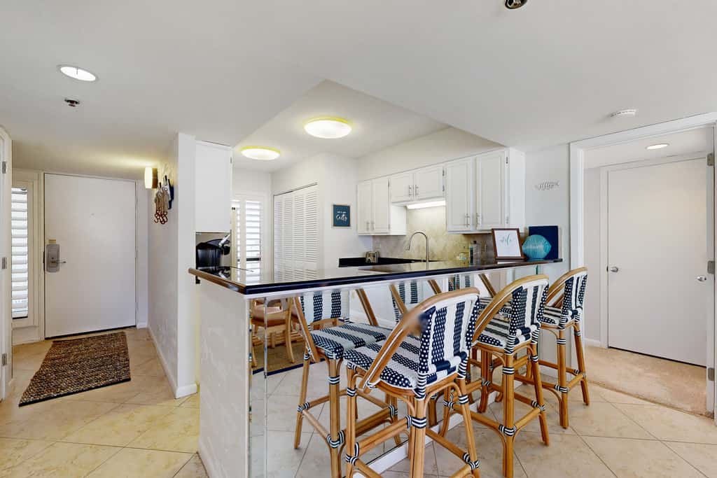 Beachfront condo with Gulf-view balcony & on-site pool,hot tub,tennis
