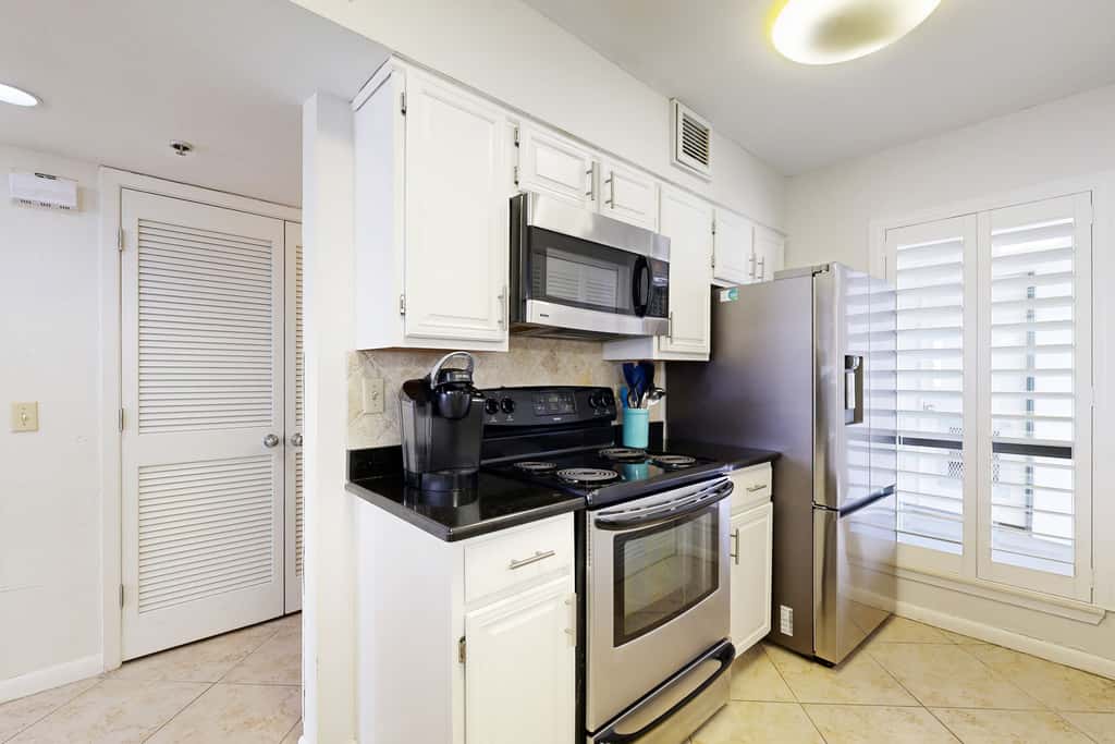 Beachfront condo with Gulf-view balcony & on-site pool,hot tub,tennis