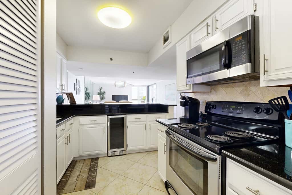 Beachfront condo with Gulf-view balcony & on-site pool,hot tub,tennis