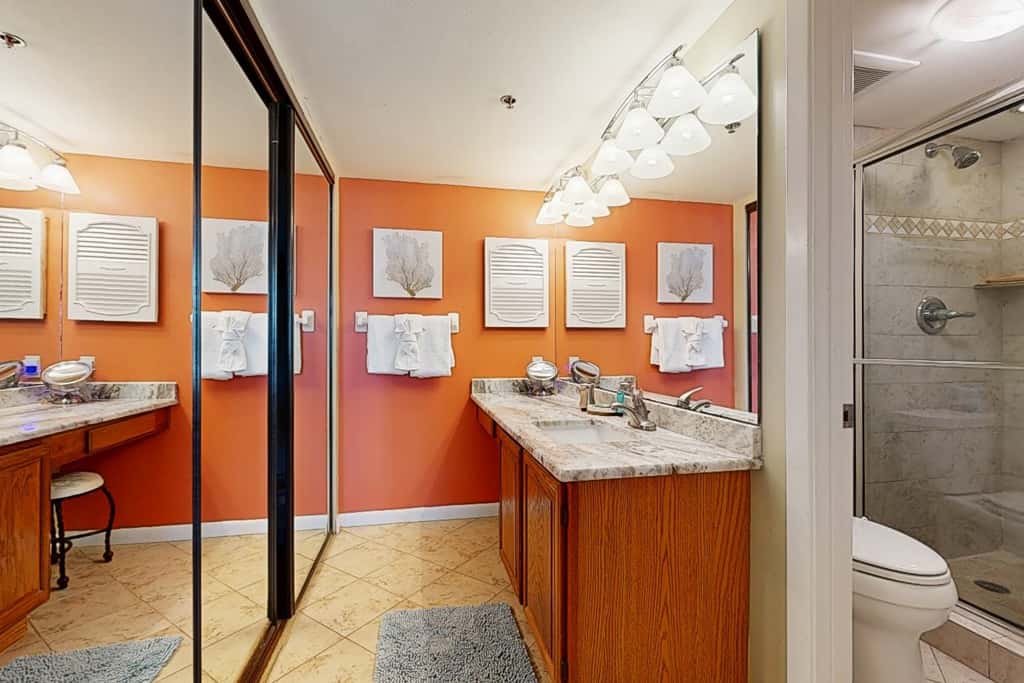 Beachfront condo with Gulf-view balcony & on-site pool,hot tub,tennis