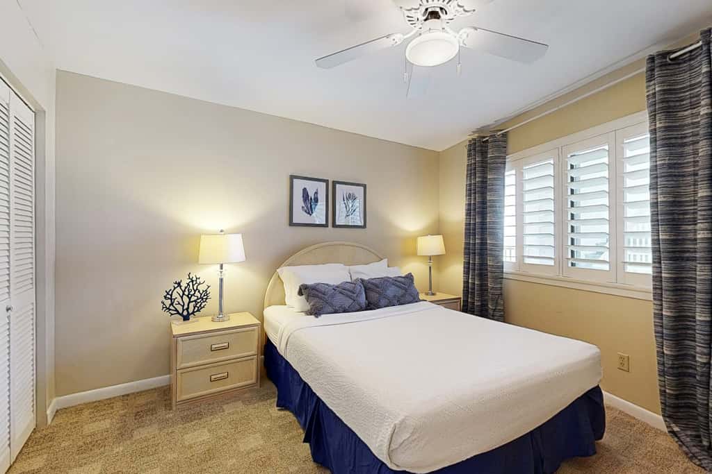 Beachfront condo with Gulf-view balcony & on-site pool,hot tub,tennis