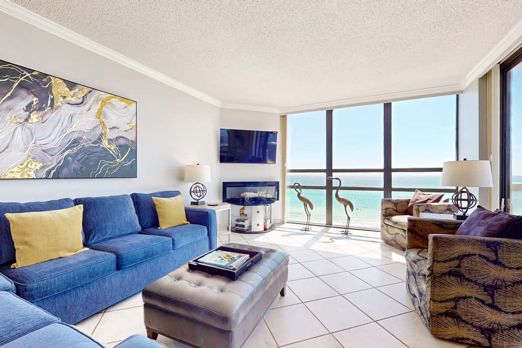 Beautiful gulf-front villa with free WiFi, shared pool & hot tub, central AC, views