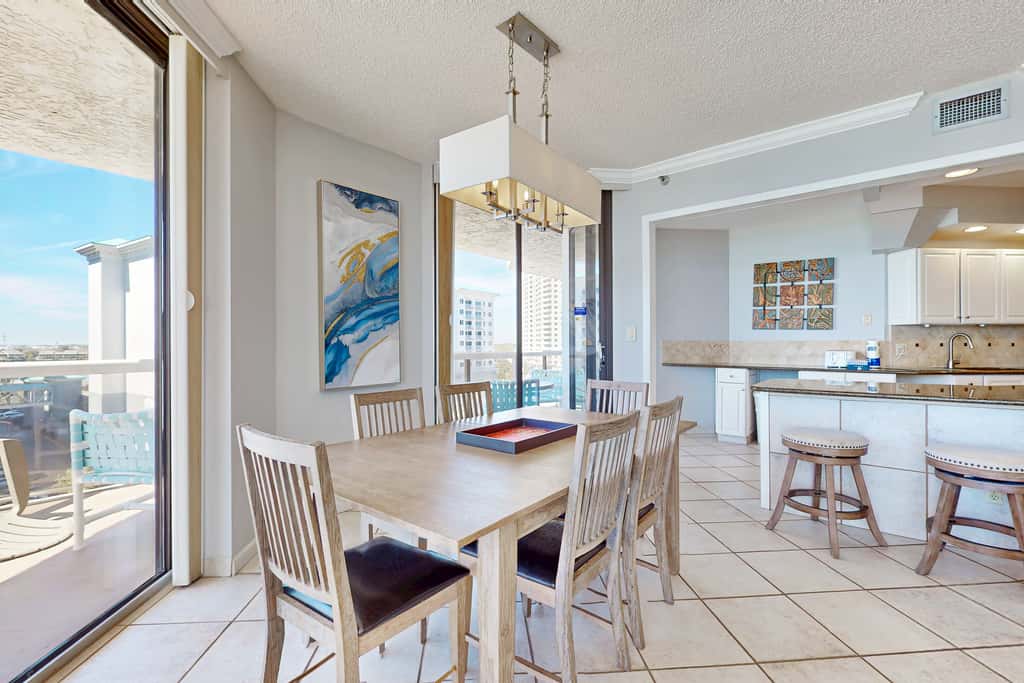 Beautiful gulf-front villa with free WiFi, shared pool & hot tub, central AC, views