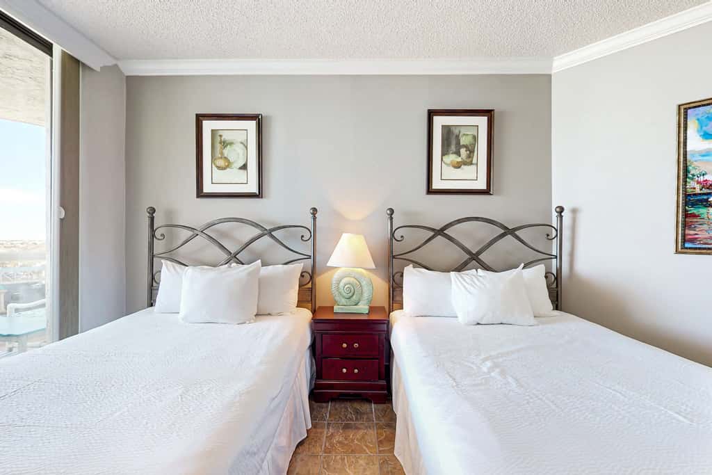 Beautiful gulf-front villa with free WiFi, shared pool & hot tub, central AC, views