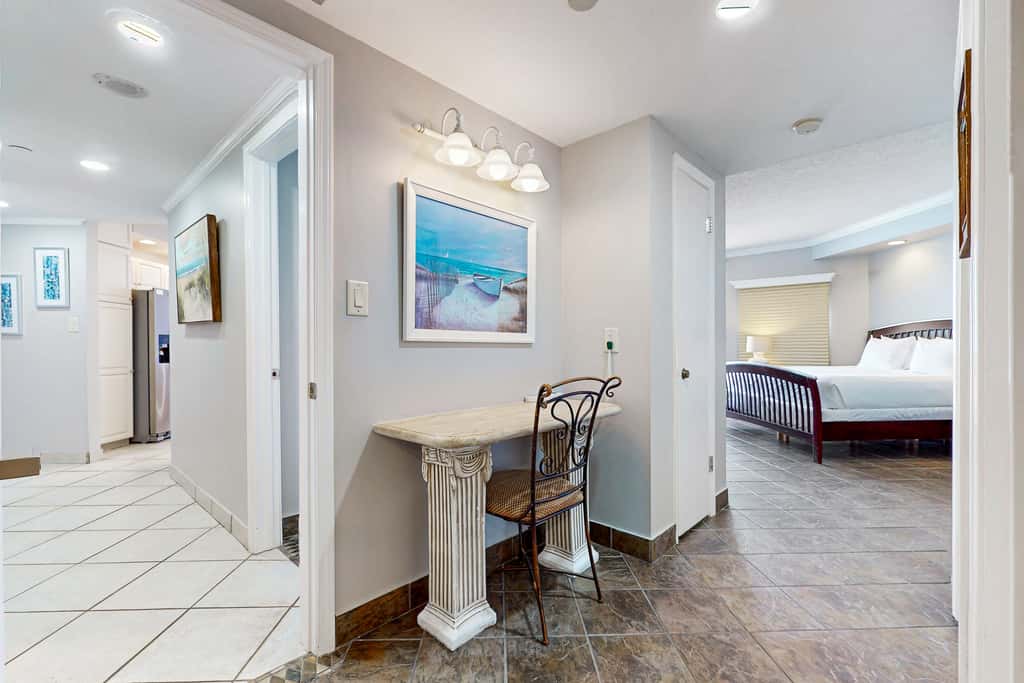 Beautiful gulf-front villa with free WiFi, shared pool & hot tub, central AC, views