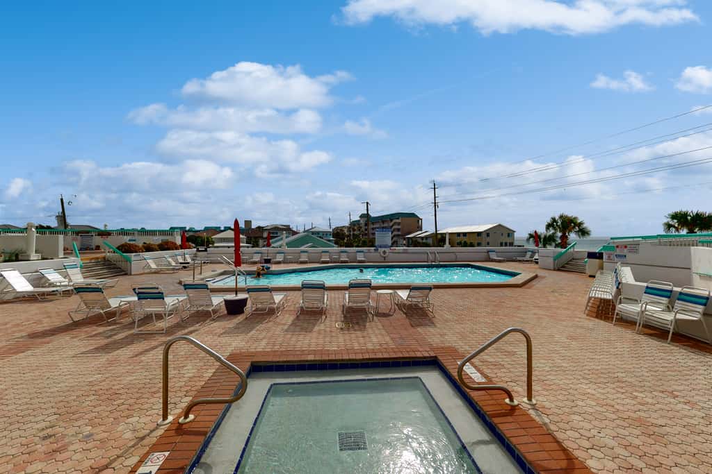 Beautiful gulf-front villa with free WiFi, shared pool & hot tub, central AC, views