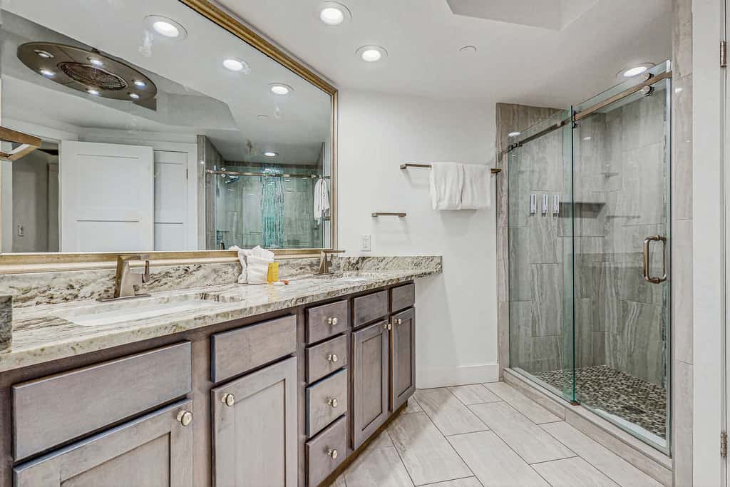 Beach & Ocean View Condo with WiFi, Private Balcony, AC, & Pool, Hot Tub, Tennis