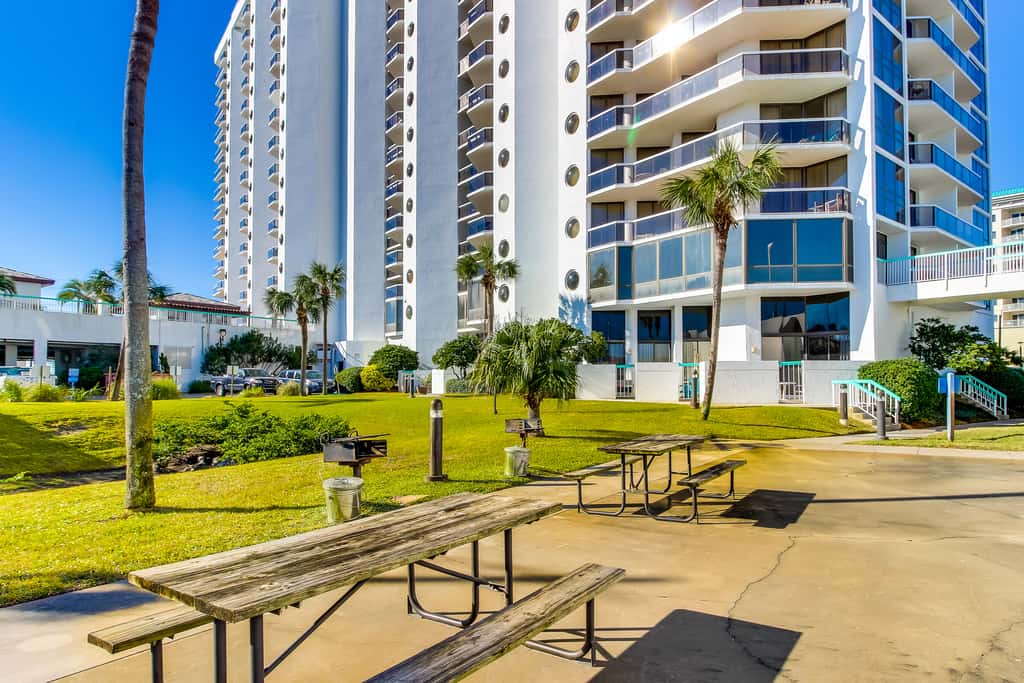 Beach & Ocean View Condo with WiFi, Private Balcony, AC, & Pool, Hot Tub, Tennis