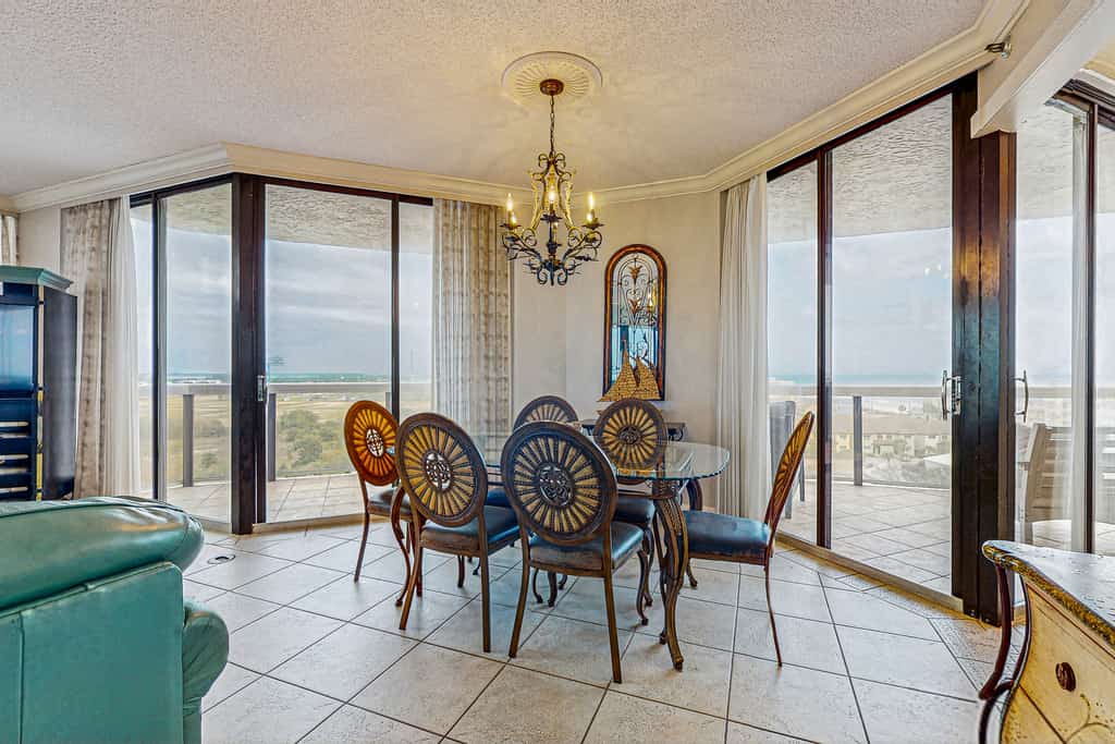 Surfside Resort 811 (2)
