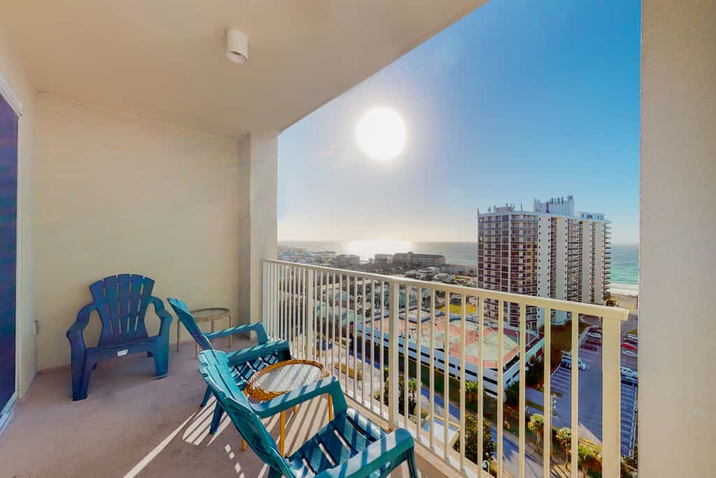 Gulf Front Condo with Balcony Pool and Resort Amenities in Miramar Beach