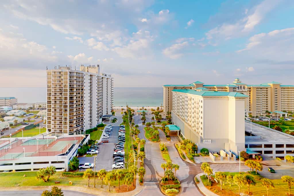 Gulf Front Condo with Balcony Pool and Resort Amenities in Miramar Beach