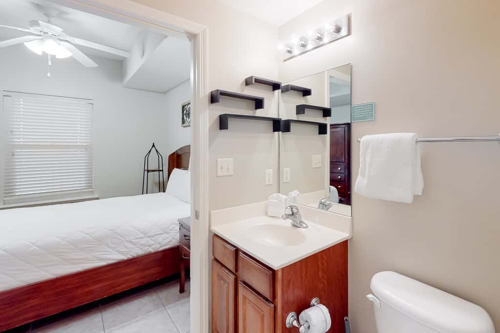 Gulf Front Condo with Balcony Pool and Resort Amenities in Miramar Beach