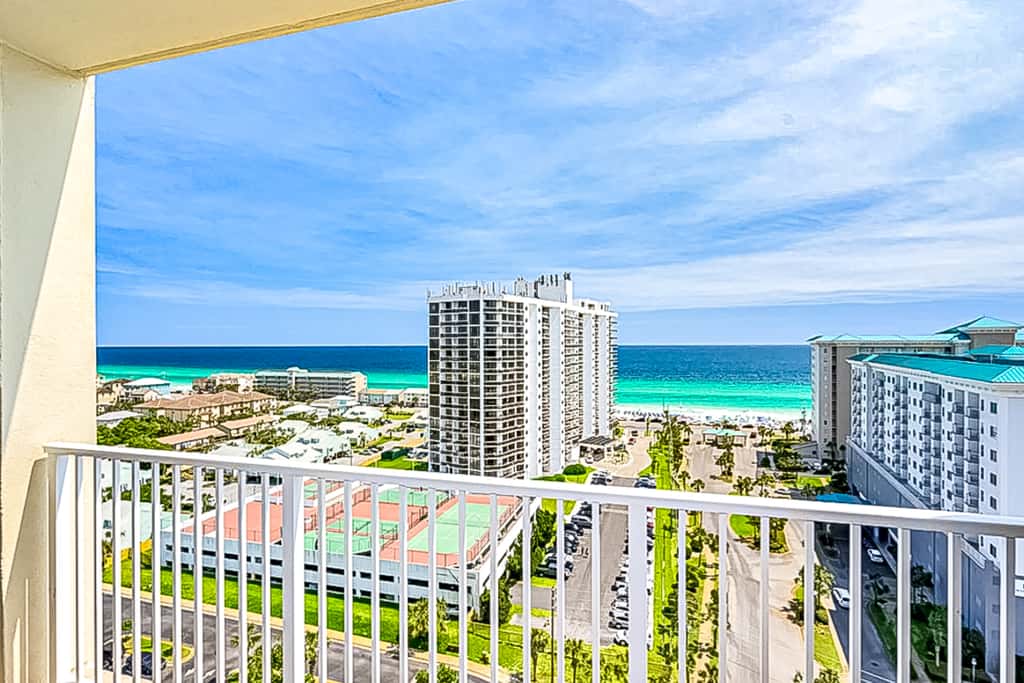 Gulf Front Condo with Balcony Pool and Resort Amenities in Miramar Beach