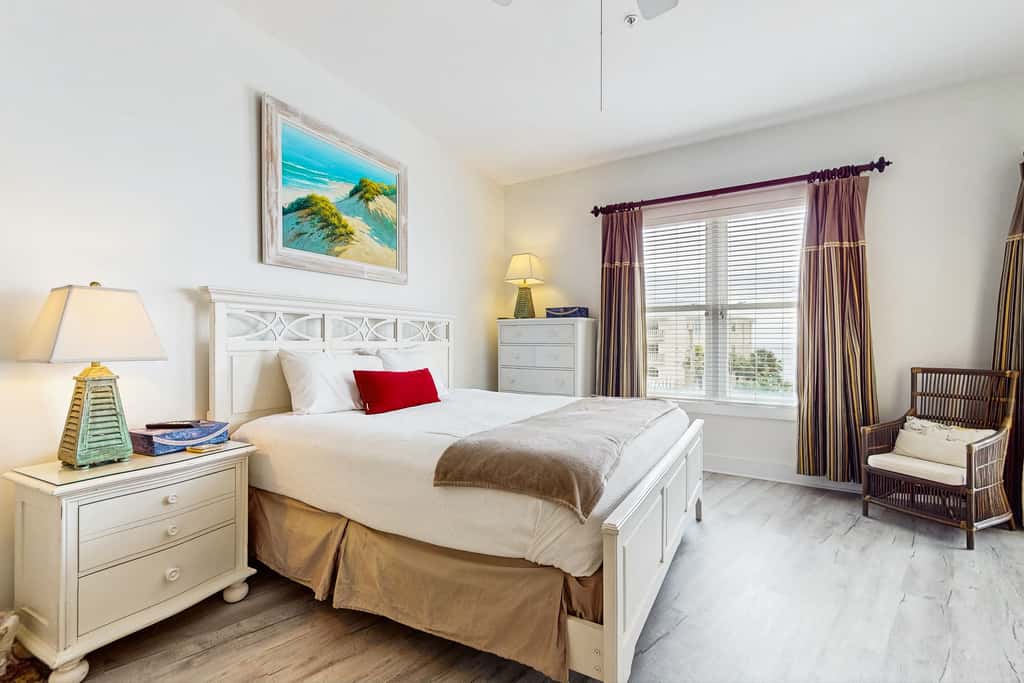 Cozy studio close to the beach with shared pool & tennis courts - shopping nearby