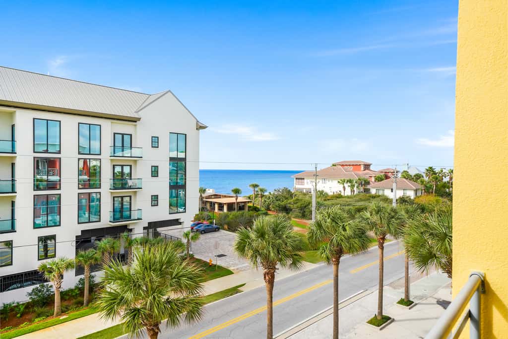 Cozy studio close to the beach with shared pool & tennis courts - shopping nearby
