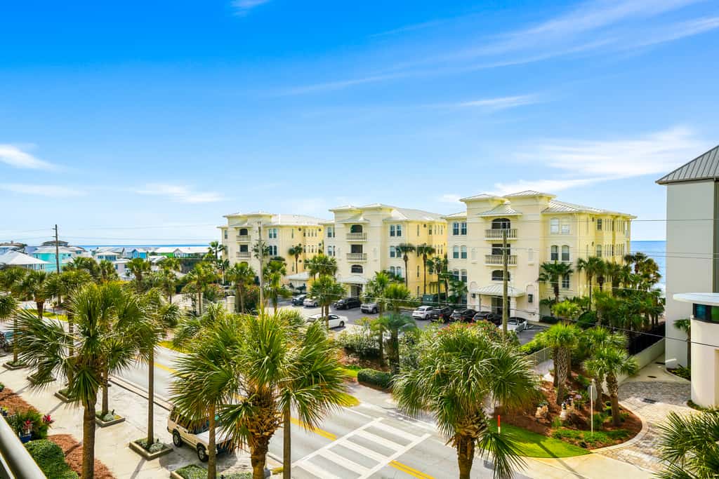 Cozy studio close to the beach with shared pool & tennis courts - shopping nearby