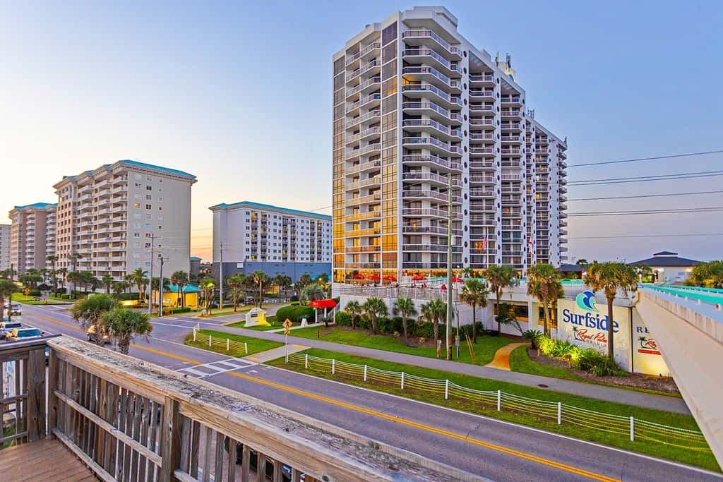 Gulf-front studio with gorgeous views, shared pool & hot tub, central AC, WiFi