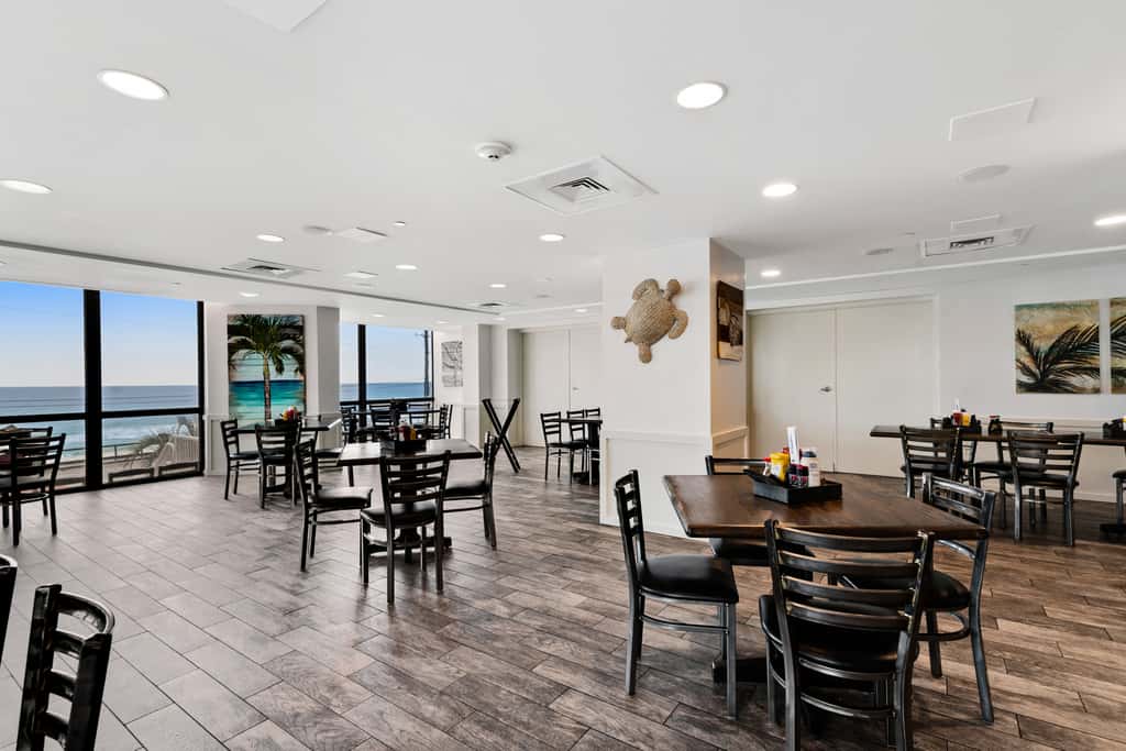 Cozy escape with Gulf views from balcony, pool, hot tub & WD - access to beach