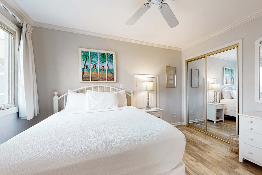 Dog-friendly condo with WiFi & AC, resort pools & relaxing balcony