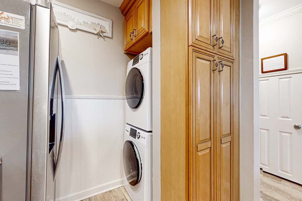 Dog-friendly condo with WiFi & AC, resort pools & relaxing balcony