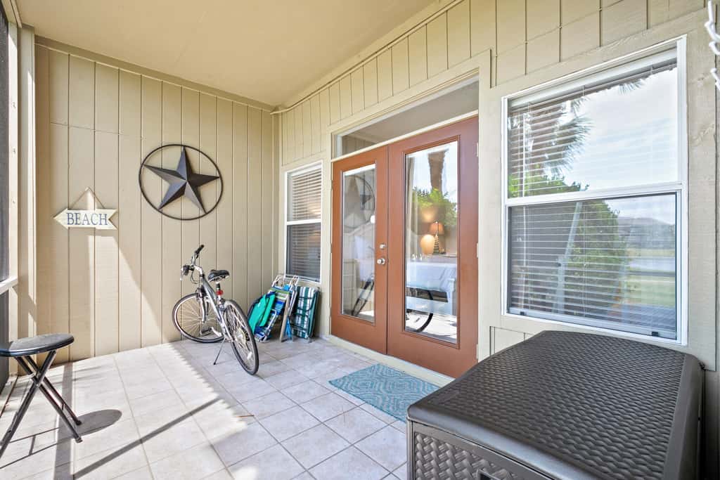 Gorgeous lakefront home with shared pool and beach access