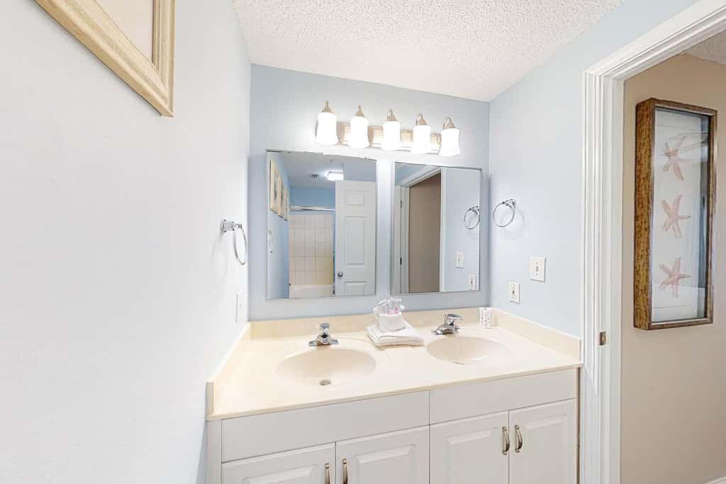 Majestic Sun A1103  Gulf Views, Pool, Beach Access