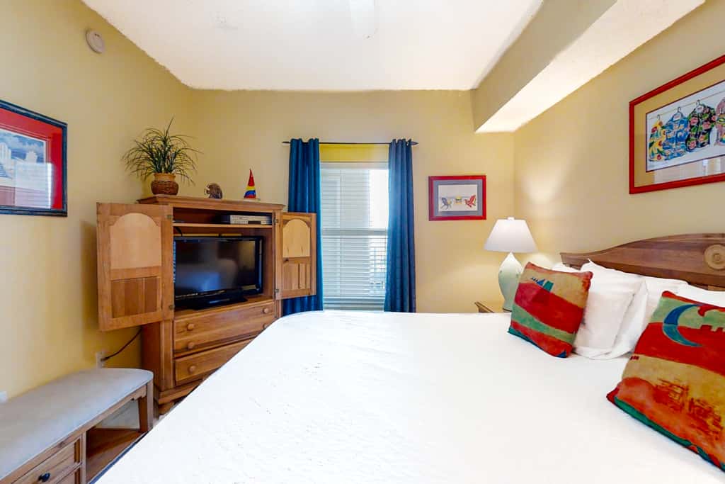 Majestic Sun A806 Beachfront Views & Pool Fun!