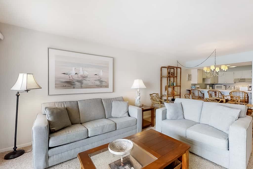 Bright oceanfront condo on 3rd floor with Gulf views, outdoor pool & gym
