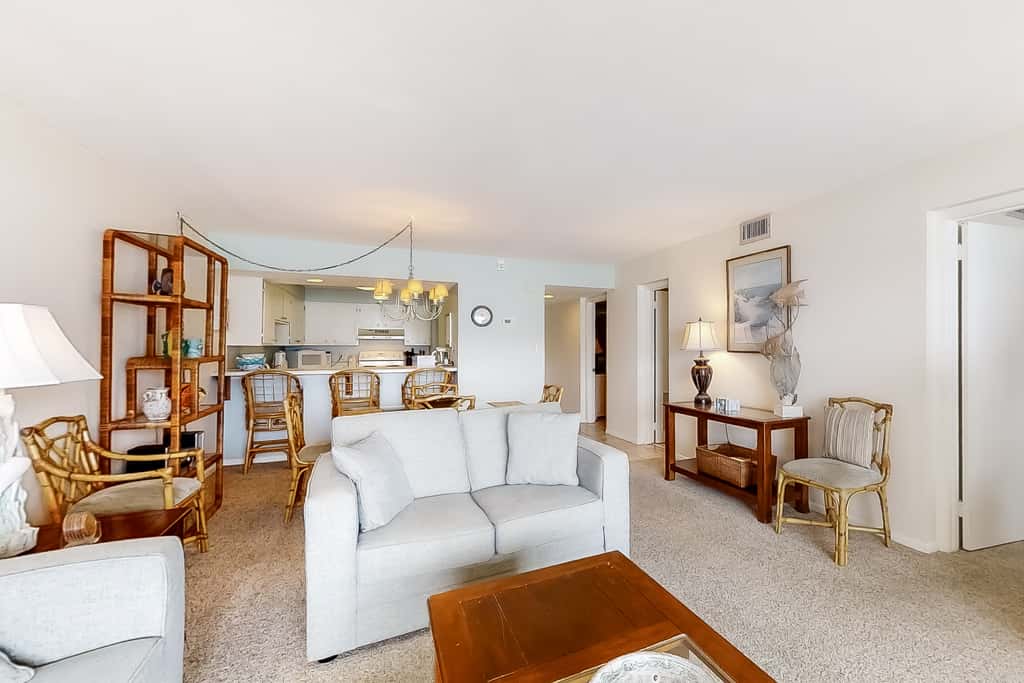 Bright oceanfront condo on 3rd floor with Gulf views, outdoor pool & gym