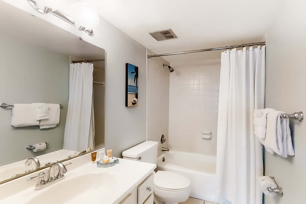 Bright oceanfront condo on 3rd floor with Gulf views, outdoor pool & gym