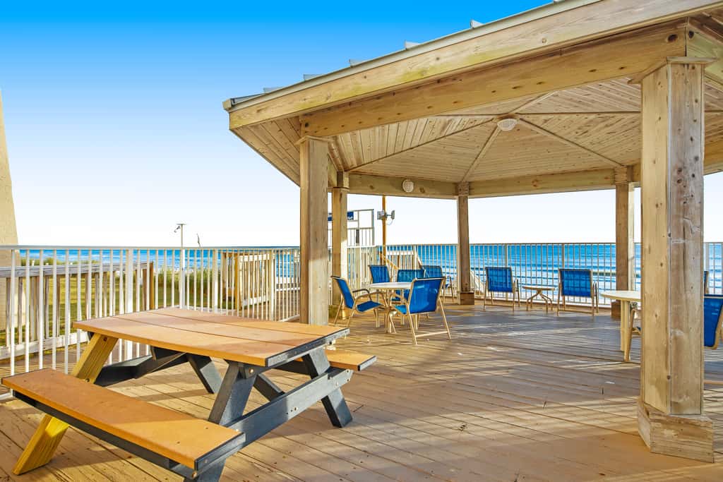 Bright oceanfront condo on 3rd floor with Gulf views, outdoor pool & gym